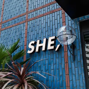 Отель She,